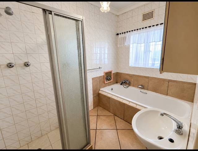 3 BEDROOM HOUSE FOR SALE IN ROTHDENE